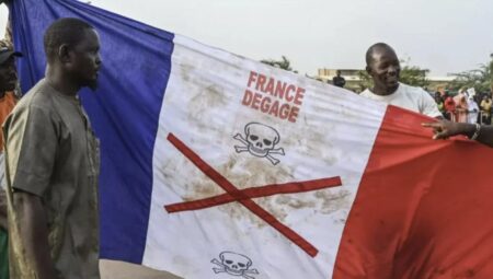 Afrika sömürgeye baş kaldırıyor! Burkina Faso’da Fransızca resmi lisan olmaktan çıkarıldı