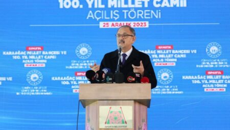 Bakan Özhaseki: Biz teröristlerle savaşırken, TBMM’de sözcülüklerini yapanlar var