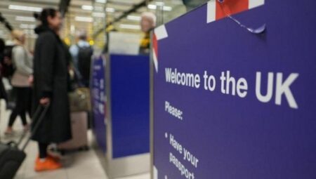İngiltere yabancıların çalışma vizesi için gereken minimum maaşı yükseltti