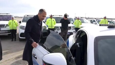 istanbul Polisine Zor Sorular! Dünyanın Neresinde Maserati’yle Ceza Kesmeye Giden Polisler Var?