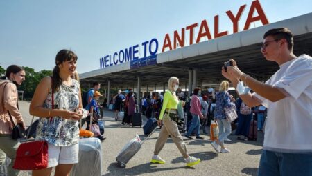 Antalya 2023’de turizm gelirlerinde rekor kırdı