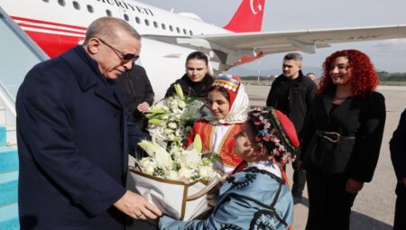 Bizim adaylarımızın gözü, gönlü ve aklı başka yerlerde değil