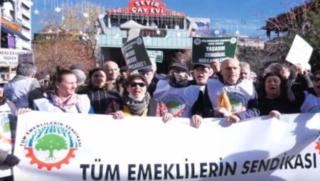 Emeklilerden, Ankara’da ‘Maaş’ Protestosu! Evimize Et, Peynir Çeşitleri Girmiyor, Ölümün Kıyısındayız