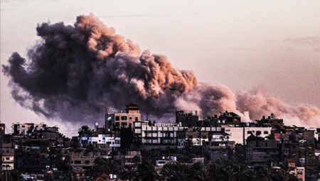 İsrail’in Gazze Şeridi’ne gece düzenlediği saldırılarda 100’den fazla kişi öldü