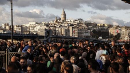 İstanbul’a 11 ayda 16 milyon turist geldi