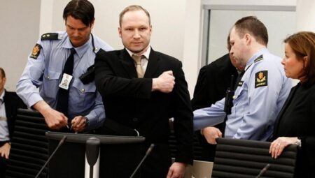 Utoya Adası canavarı Breivik “İnsan Hakları” davası açtı