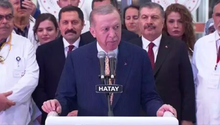 Erdoğan, Hatay’da | “Deprem bölgemizin üzerine titredik; burada kulp takmak için pusuda bekleyen kötücül bir zihniyete karşı da mücadele ediyoruz”