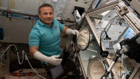 Türk astronot Gezeravcı’dan 11. deney: Mikro yerçekiminde kurşunsuz lehimleme