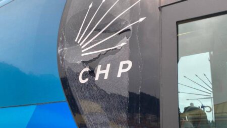CHP Otobüsüne Taşlı Saldırı: “Sesten Rahatsız Oldular”