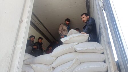 Mercimek Yüklü TIR’da 40 Kaçak Göçmen Yakalandı – Şok Gelişme!