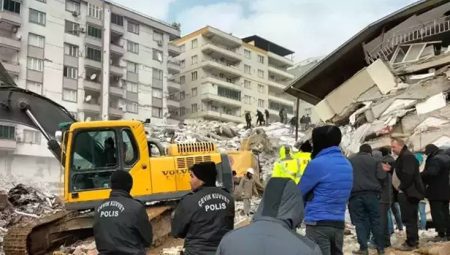 Reyyan Apartmanı faciasında 52 kişi hayatını kaybetti