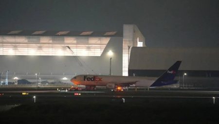 Kargo uçağı, İstanbul Havalimanı’nda acil iniş yaptı: Olay sonrası pistten kaldırıldı
