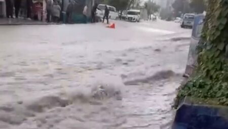 Ankara’yı etkisi altına alan sağanak, yolları göle çevirerek iki kardeşi sürükledi