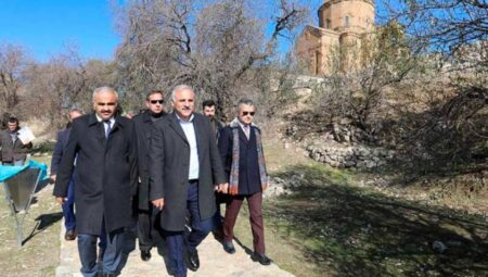 Diyarbakır’da Görevden Alınan Vali Vekiline Yeni Atama: Van Kayyımı Göreve Getirildi