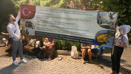 Vatandaşlar, dövizlerine Kuran ayetlerini ekledi!