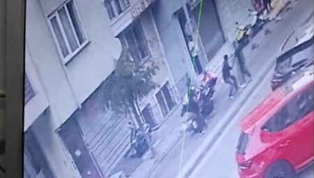 Sokak Kavgasında Rakibinin Kafasına Ateş Etti