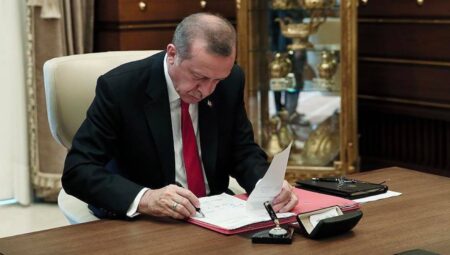 Erdoğan, Güzel Sanatlar Genel Müdür Yardımcısını görevden aldı; Bilgi Edinme Kurulu’na 9 yeni üye atadı: Kurulda değişim rüzgarı!