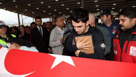 Şehit Polis Şeyda Yılmaz’ın Ardından Toprağa Verilişi Türkiye’yi Yasa Boğdu