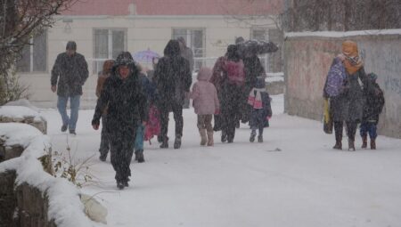 Van’da kar yağışı durmuyor!