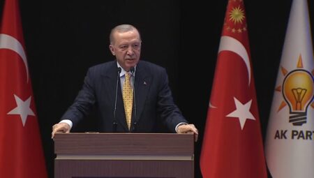 Erdoğan’dan Özgür Özel’e Sert Uyarı: Ayağını Denk Almazsa Cezasını Bulur!