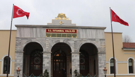 Boğaziçi’nde Gerilim: 13 Polis Yaralandı, 97 Gözaltı!