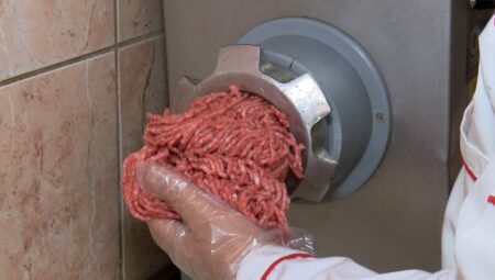 Hijyen Kurallarını Çiğneyen Kıyma Çekenlere 63 Bin 82 Lira Ceza!