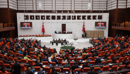Kadınlara Askerlik Yerine Kamu Hizmeti, Erkeklere KADES: TBMM’de Göz Dolduran Başvurular!