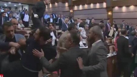 İBB Meclisi’nde Soruşturma Krizi: Tartışma Kavgaya Dönüştü!
