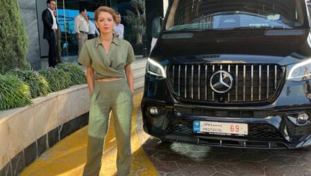 Nagehan, Dağ Kıyafetiyle Törenin Nabzını Tutuyor!