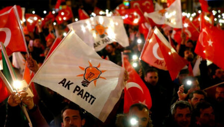 AK Parti İktidarı, İyi Örnekler Bırakmadan Tartışmalı Uygulamalara İmza Atıyor