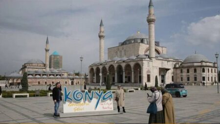 AKP’li Belediyeden Cinsiyet Ayrımcılığı: Çalıştaya Katılan Konuklar İçin Otel Mesafesi Şartı!