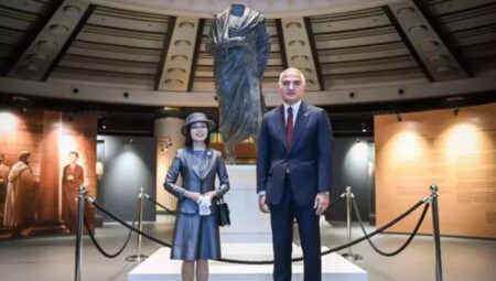 Japonya Prensesi Akiko Mikasa’dan Türk Bayraklı Ojeyle Sosyal Medyada Çarpıcı Yorumlar!