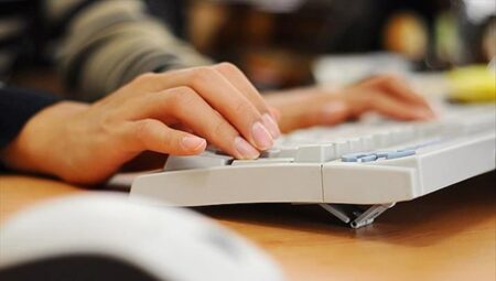 Anadolu Vakfı’ndan Üniversite Öğrencilerine Büyük Destek: Burs Başvuruları Açıldı!