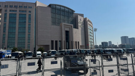 Akın Gürlek ve Eşinin Fotoğrafını Paylaşan Kişi Gözaltına Alındı!