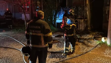 Karabük’te Apartman Yangını Can Pahasına Söndürüldü!