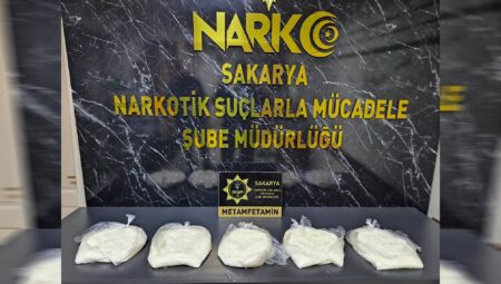 Emekli Polis, Araçta 5 Kilo Metamfetaminle Yakalandı!