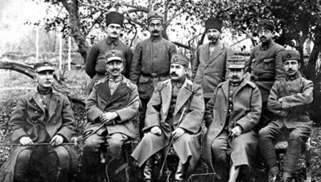 Erhan Afyoncu’dan Yunan General Trikopis’in Efsanevi Fotoğrafıyla Tepkili Yanıt