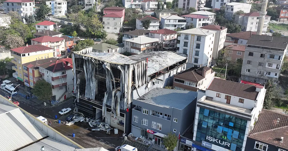 Kocaeli’deki Yangın Faciası: İşçilerin Sigortasız Çalıştırıldığı İddiası Gündemde!