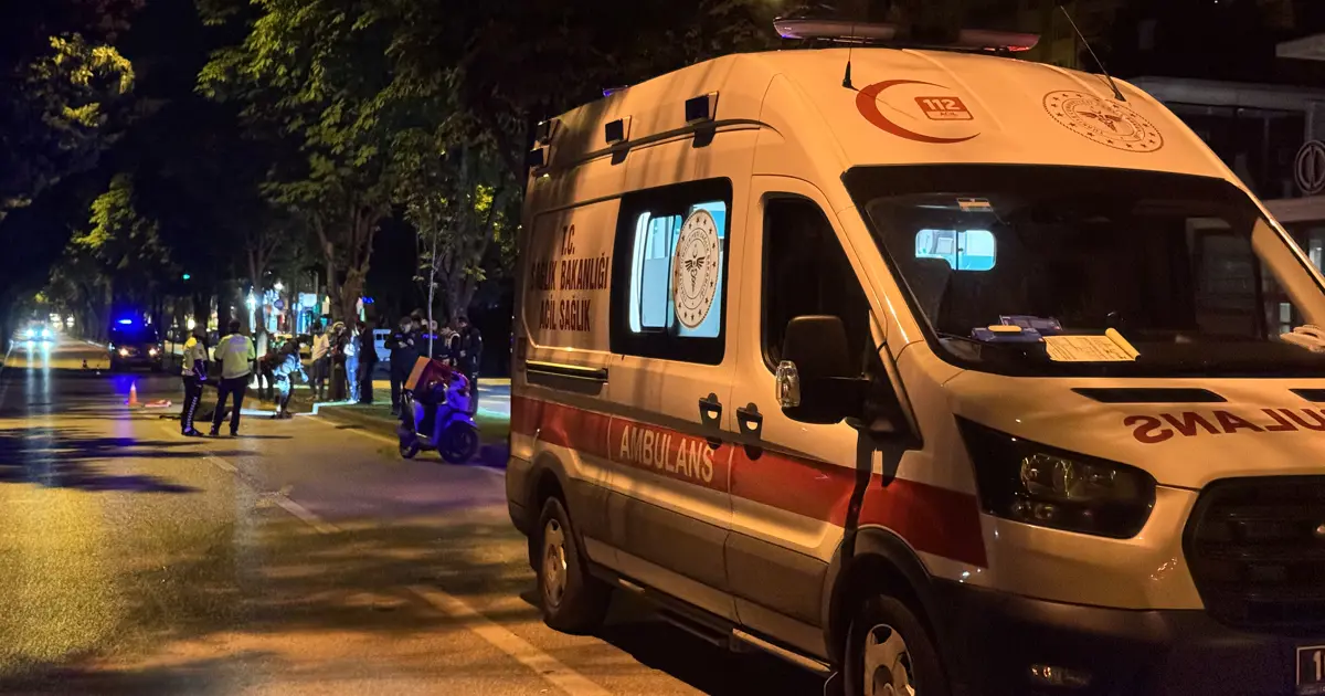 Refüje Çarpan Motokurye Hayatını Kaybetti: Trafik Kazası Şoku!
