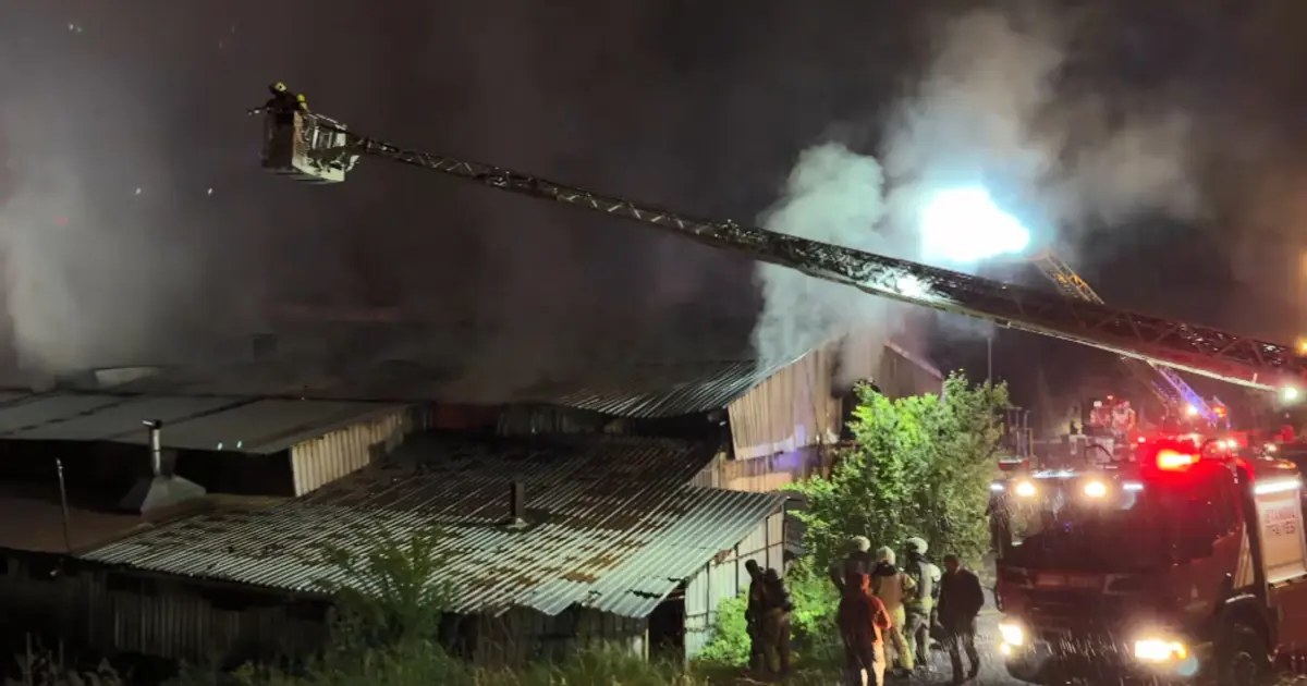 Fabrikada Gece Yarısı Alevler Arasında Korku Dolu Anlar!