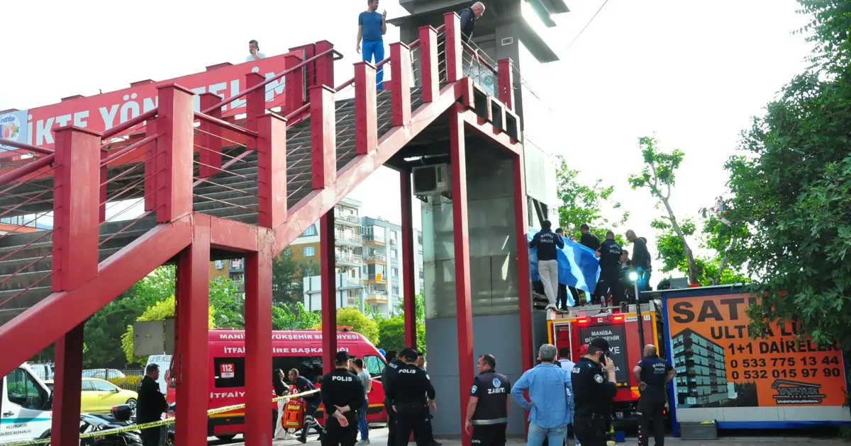 Üstgeçit Asansöründe Korkunç Kaza: Feci Ölüm!