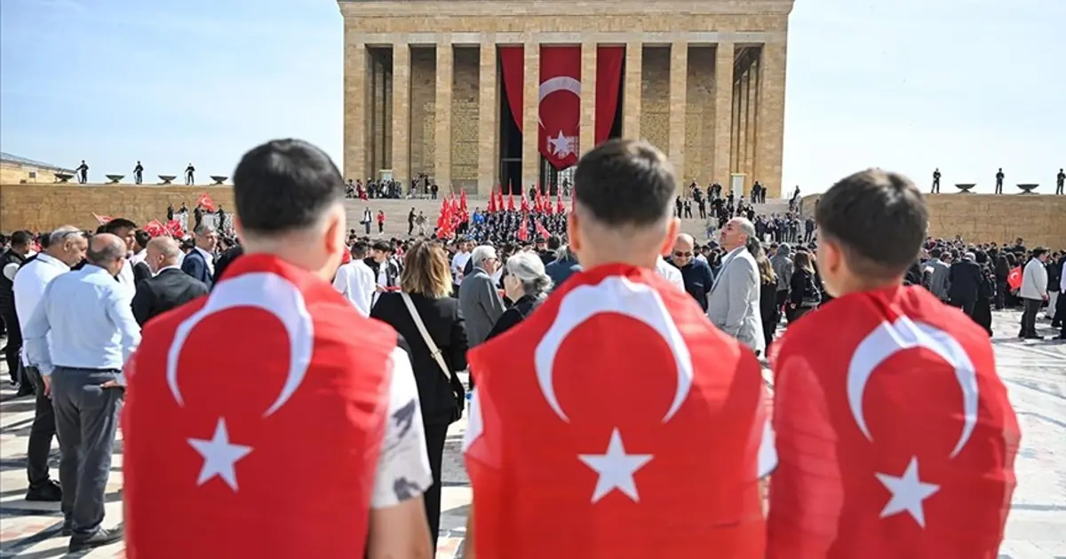 19 Mayıs’ta Okullar Tatil Mi? Resmi Tatil Detayları Açıklandı!