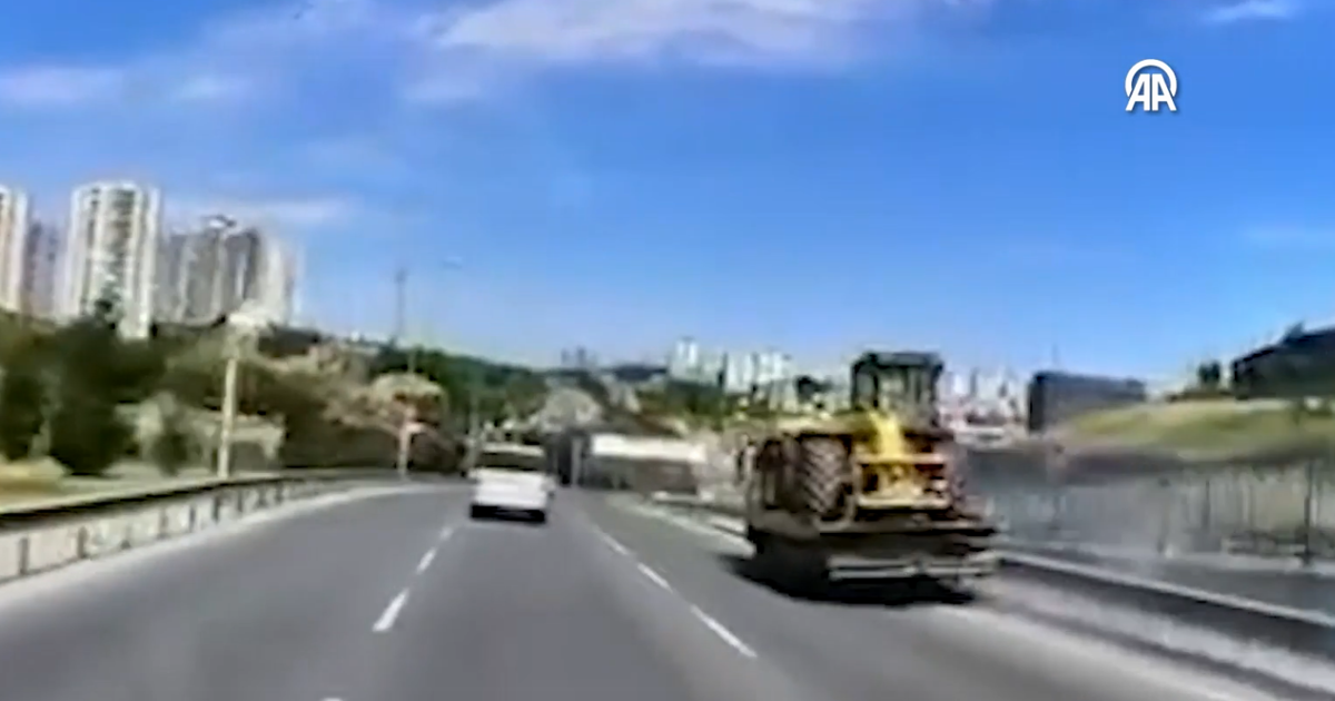 Çekiciyle Yüklediği İş Makinesi Sürücünün Canını Aldı