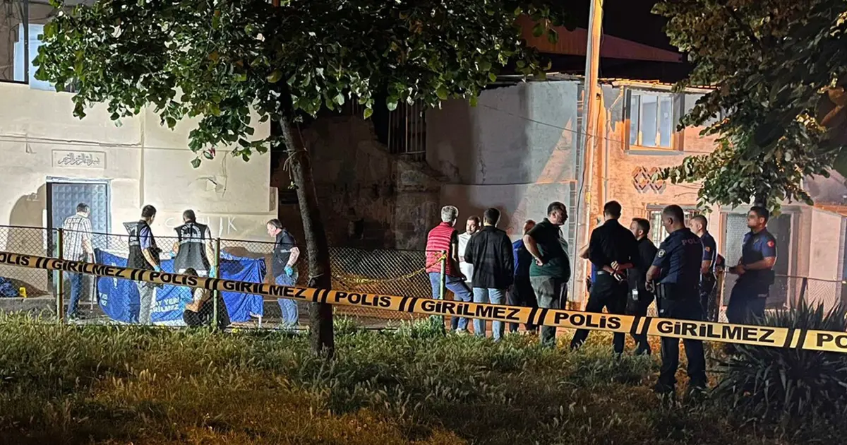 Evlerinin Önünde Dehşet: Karı-Koca İnfaz Edildi!