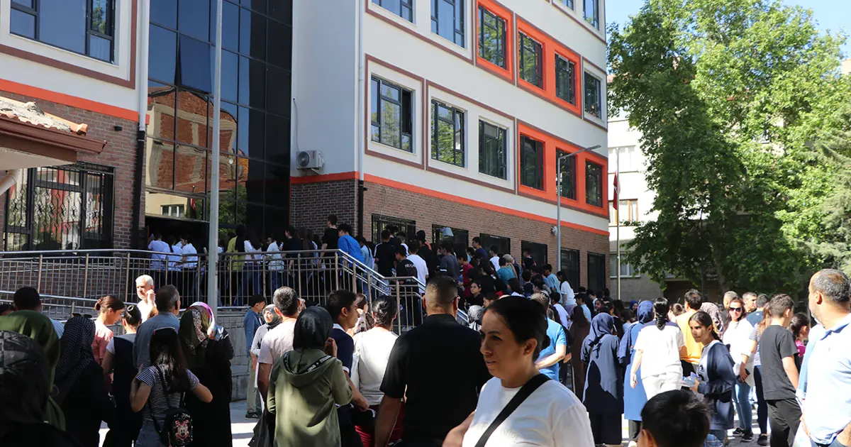 LGS Tercih Dönemi Kapıda: Öğrenciler Yüzdelik Dilimlerini Gözetmeyi Unutmasın!