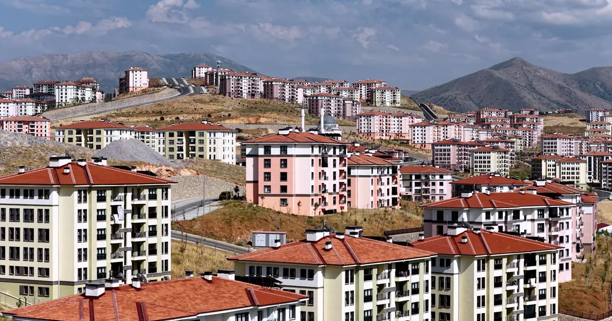 7 Milyon Vatandaşın Hayali Gerçek Oldu: Bakan Kurum, 81 İlde Sosyal Konut Projeleri Tamamlandı!