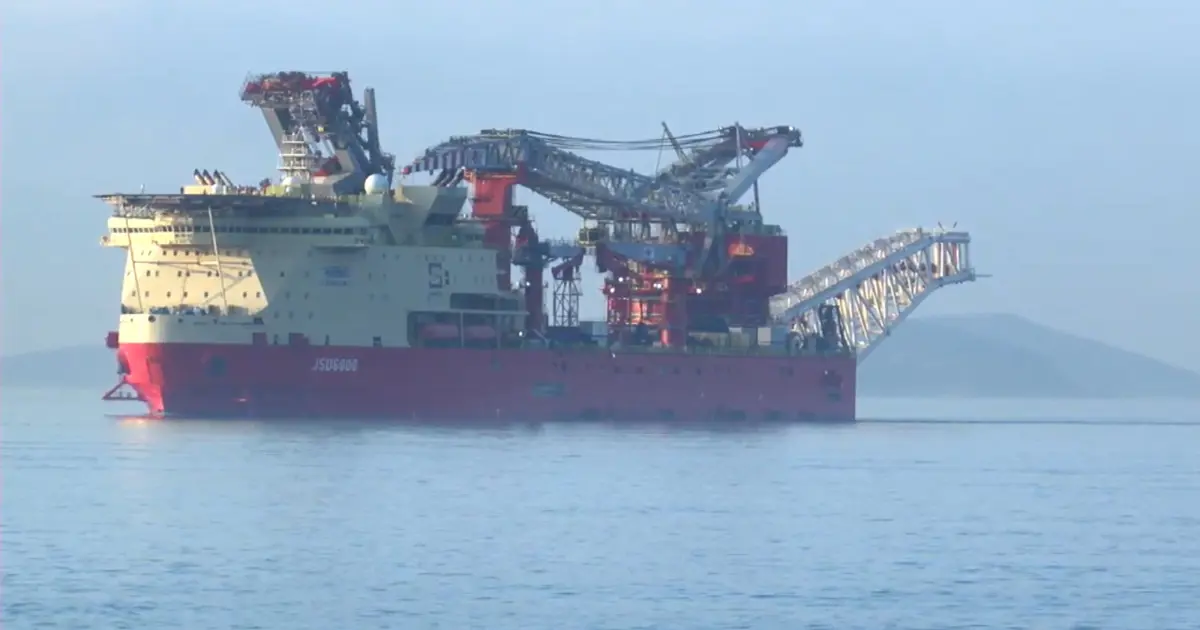 İstanbul Boğazı’nda 215 Metre Uzunluğundaki Dev Gemi Göz Doldurdu!