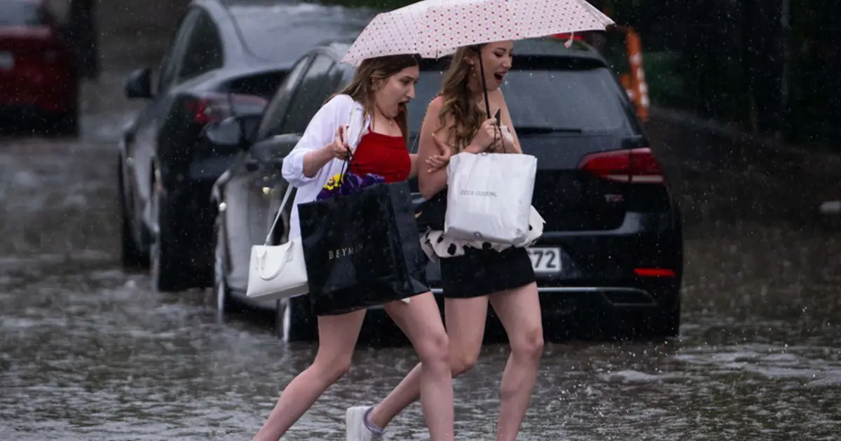 İstanbul’un Gökyüzü Suları Serbest Bıraktı: Su Baskınlarına Karşı Dikkat!
