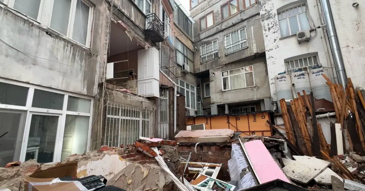 Şişli’de Duvar Çöktü, Mahallede Deprem Korkusu Sardı!