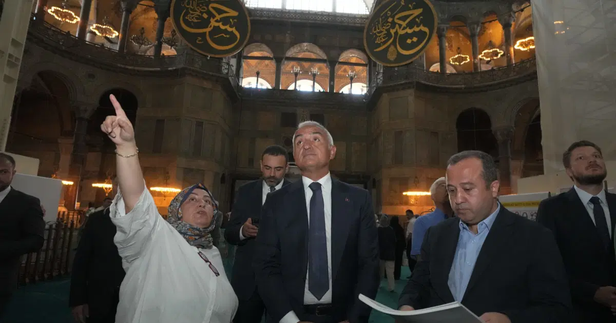 Ayasofya’daki Büyüleyici Restorasyon: Üç Aşama Başarıyla Tamamlandı!